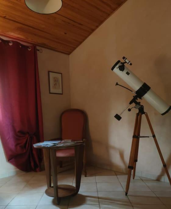 Sous Le Chateau Montaut  Bagian luar foto